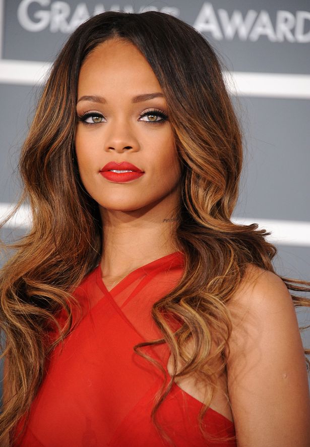 Rihanna kızıl saç